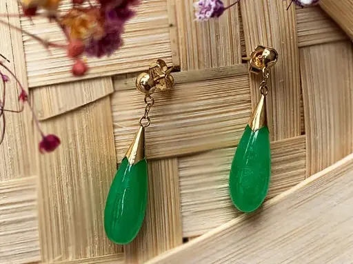 翡翠與金質垂墜耳環